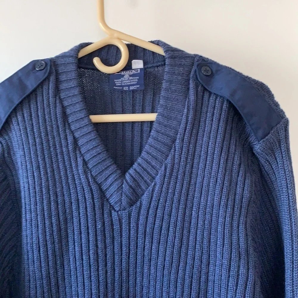 Citadel Vintage Ribbed Virgin Wool V Neck Sweater M